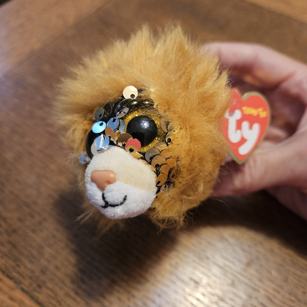 Ty Regal The Lion Flippable Sequin Teeny Sz 4.5"× 2.5